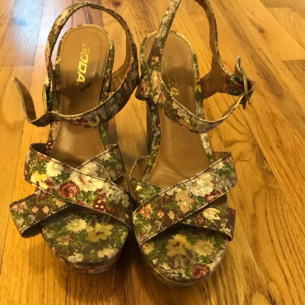 Patterned Wedges - Picture 2 of 4